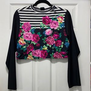 Size 2 Torrid Rash Guard. SMOKE FREE HOME!